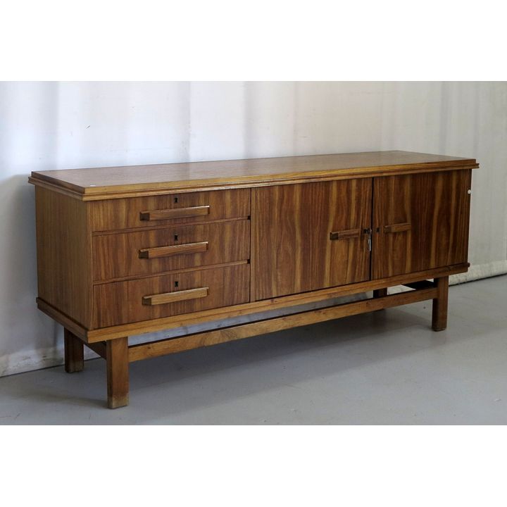 MID 20TH CENTURY SIDEBOARD
