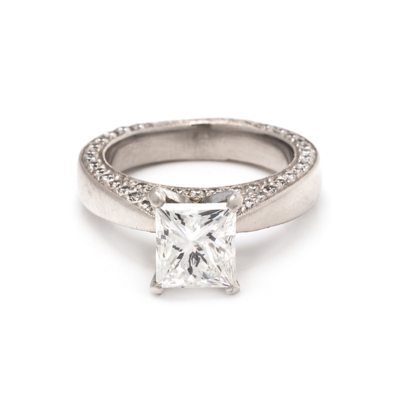 DIAMOND RING