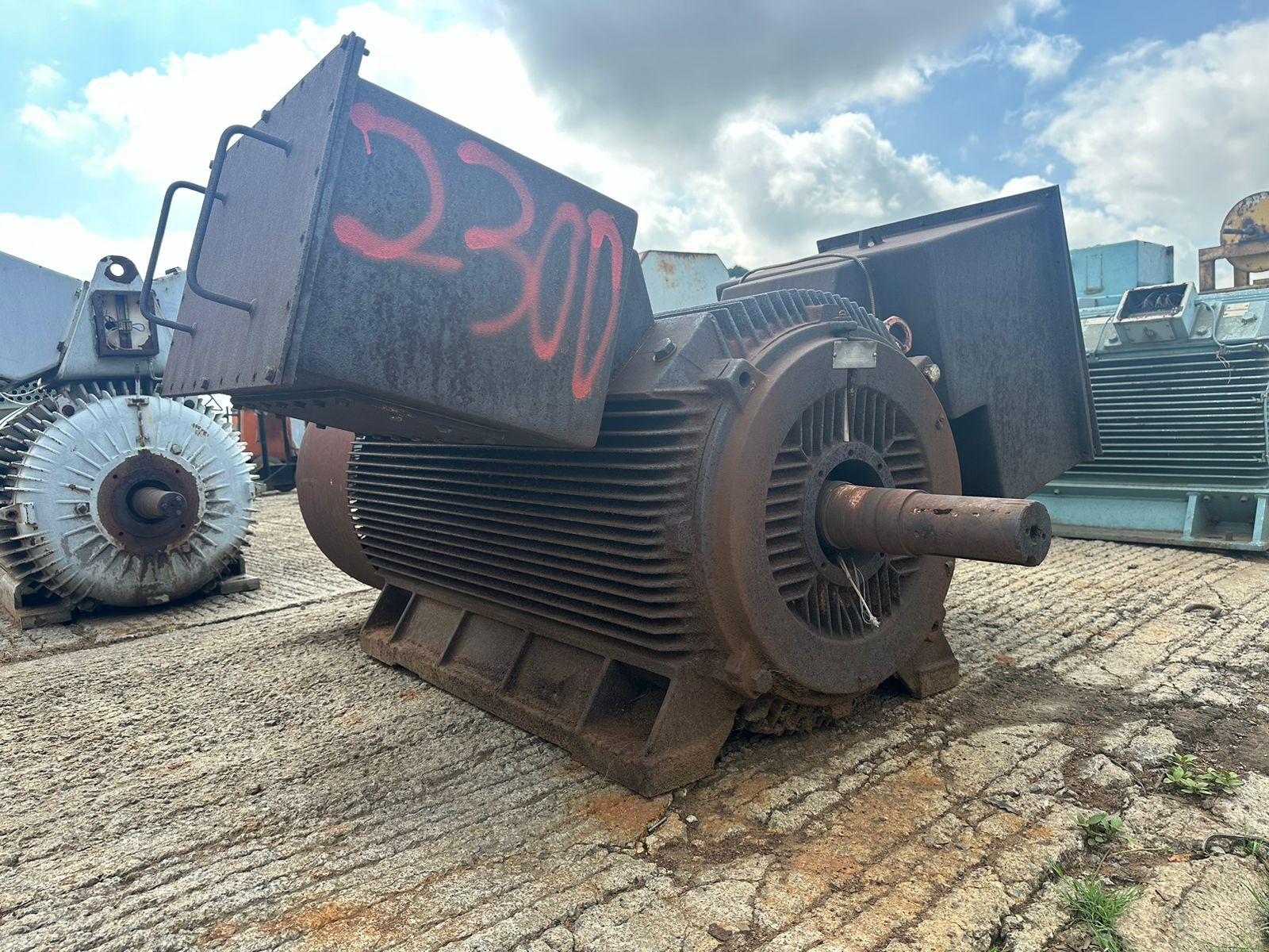 ONLINE AUCTION OF 300 KVA/525 V GENERATOR, P&H CRANE, 32 TON CONDRA ...