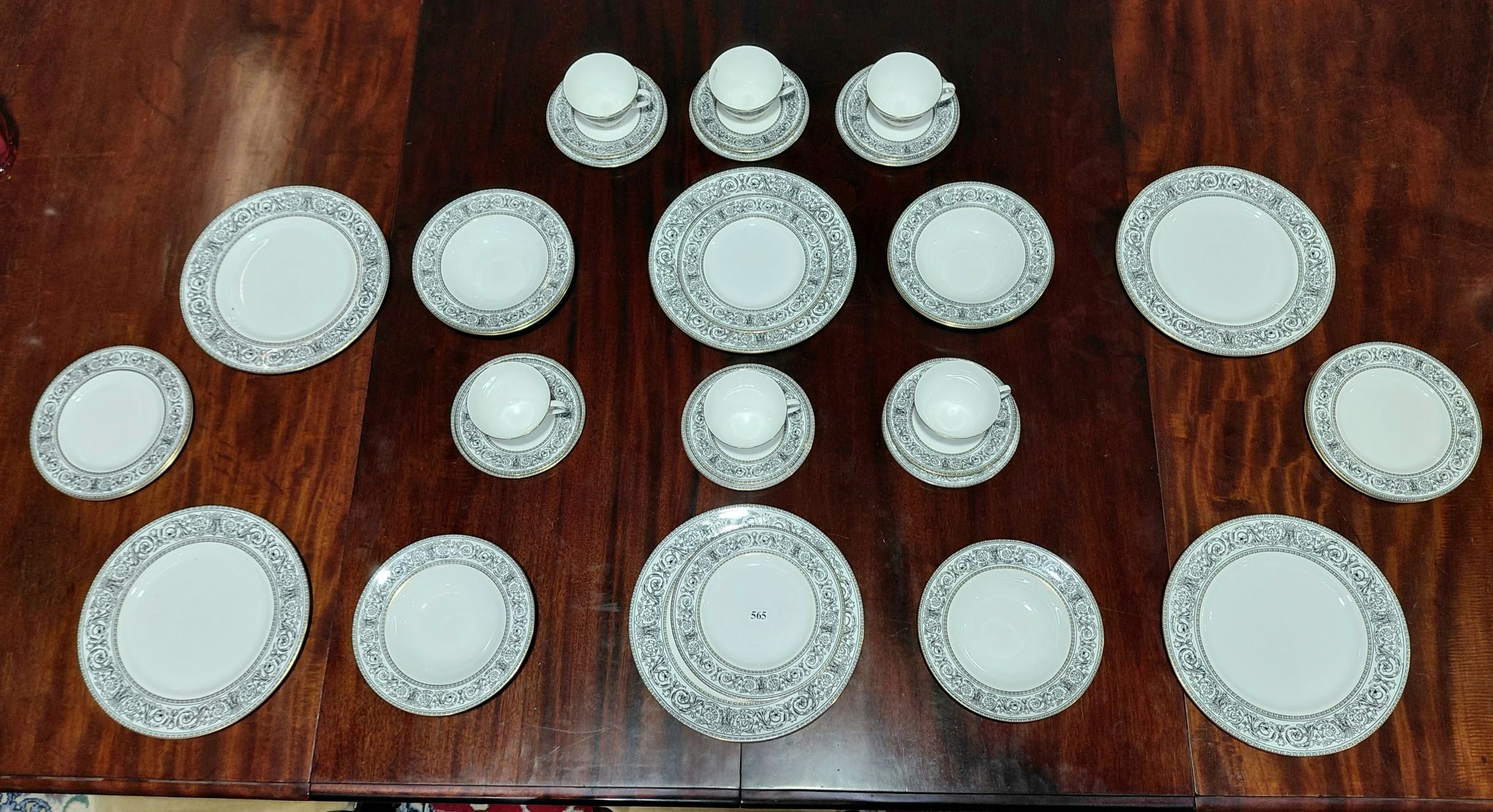 ROYAL DOULTON DINNER SET