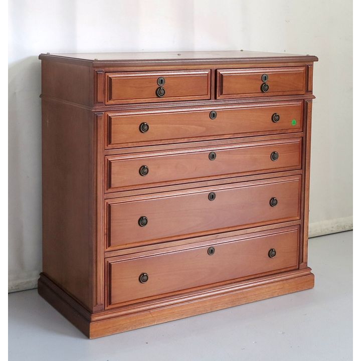 CHEST OF DRAWERS