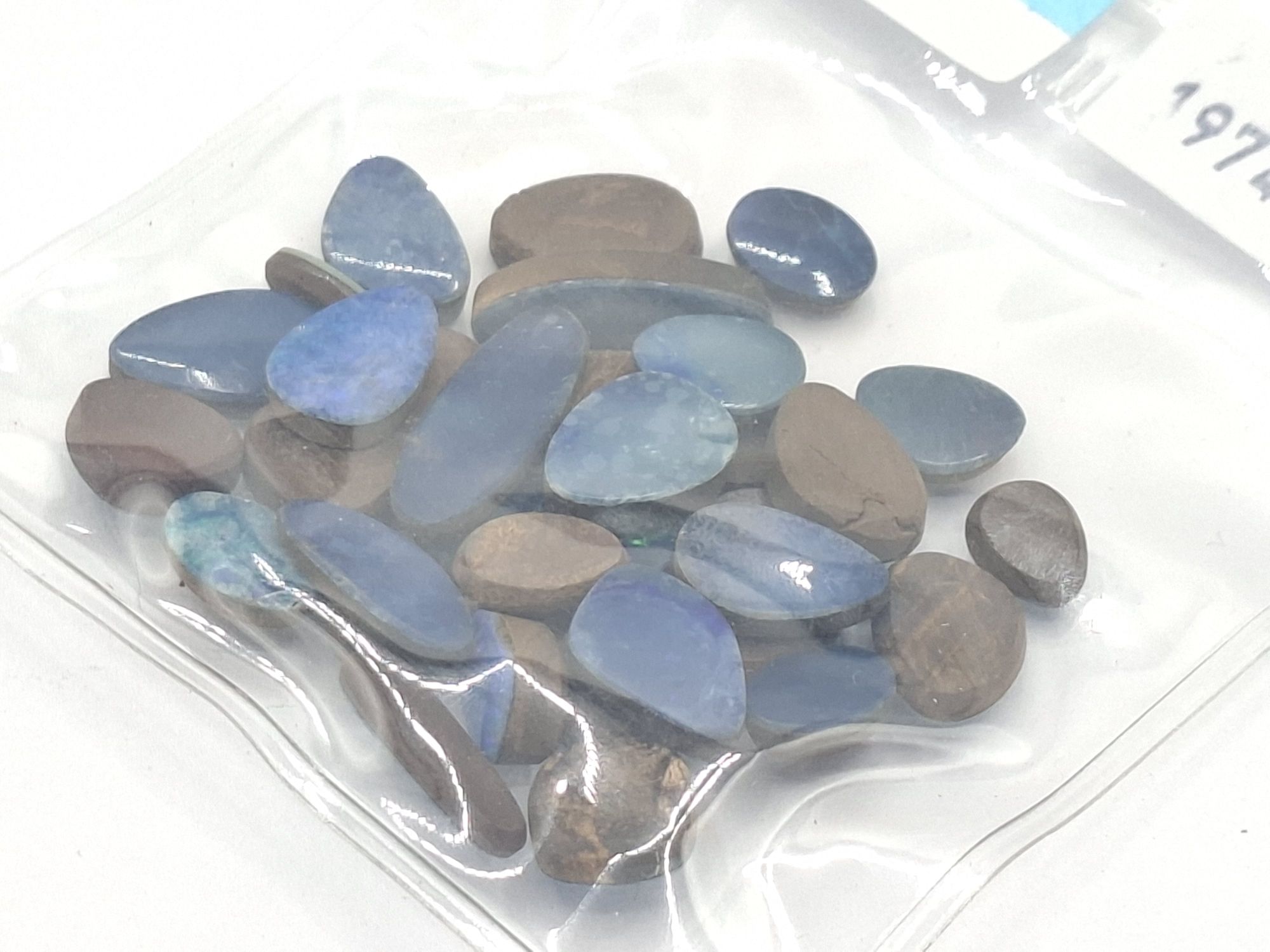16 · OPAL DOUBLET GEMSTONES