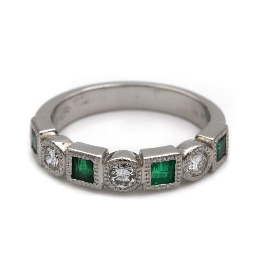 Diamond & Emerald Ring