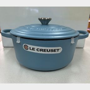 LE CREUSET CAST IRON 24CM MATTE BLUE CLASSIC SIGNATURE CASSEROLE - 51648/2638