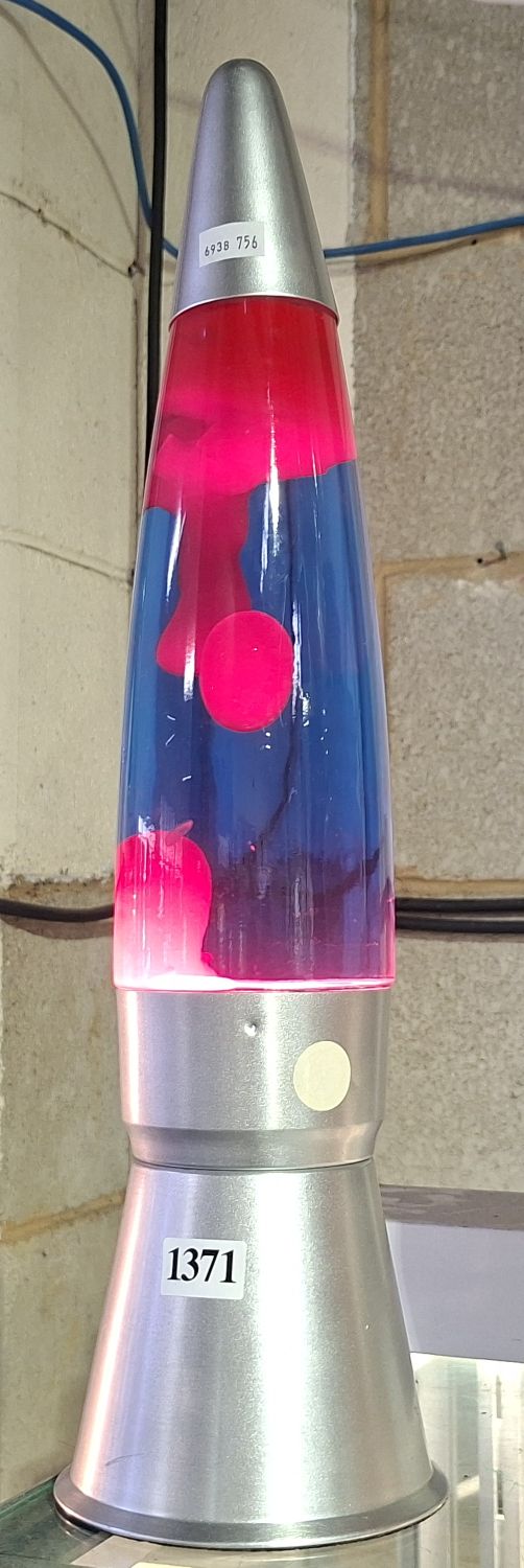 RETRO LAVA LAMP