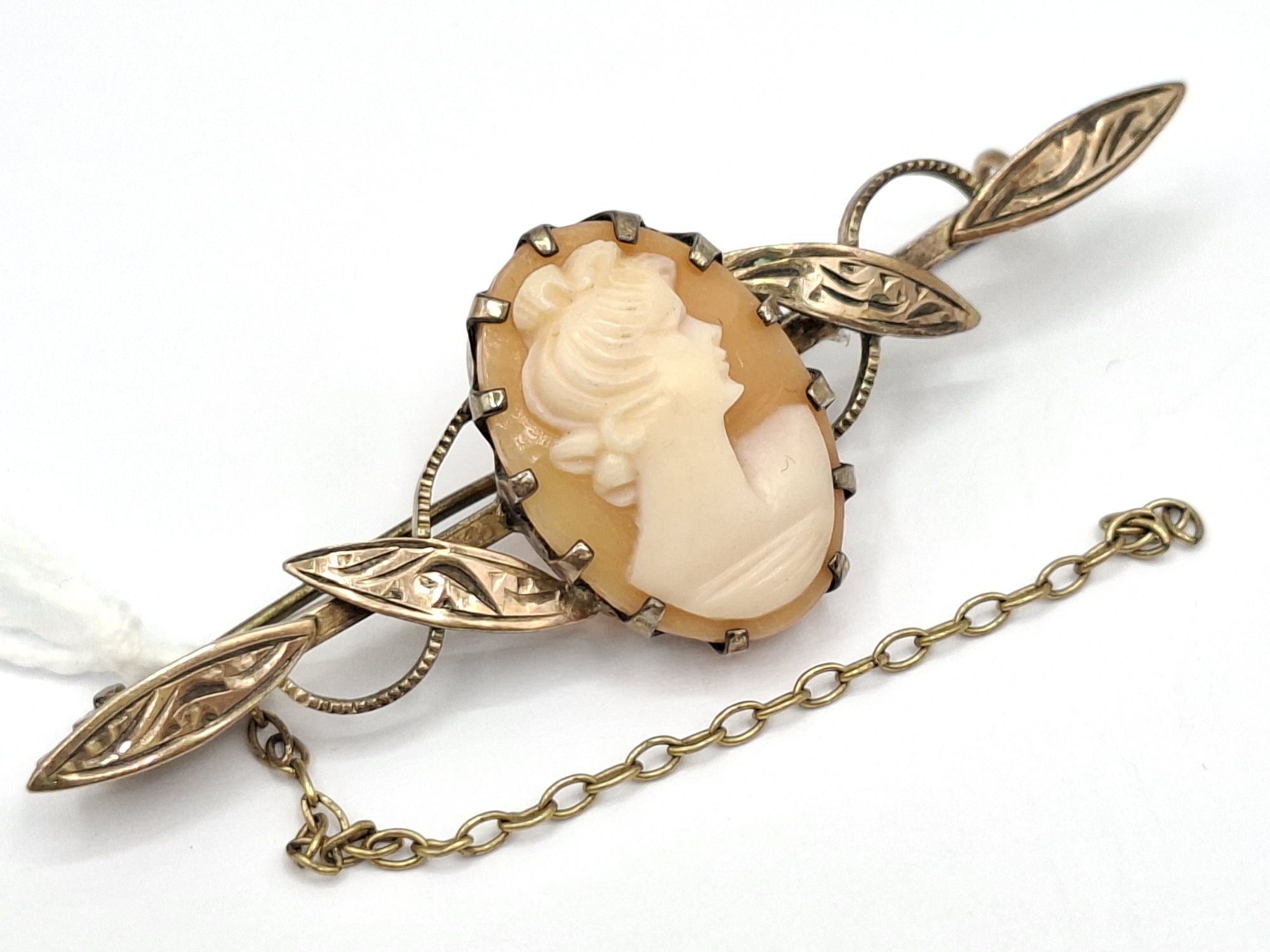 1137 · VINTAGE BROOCH