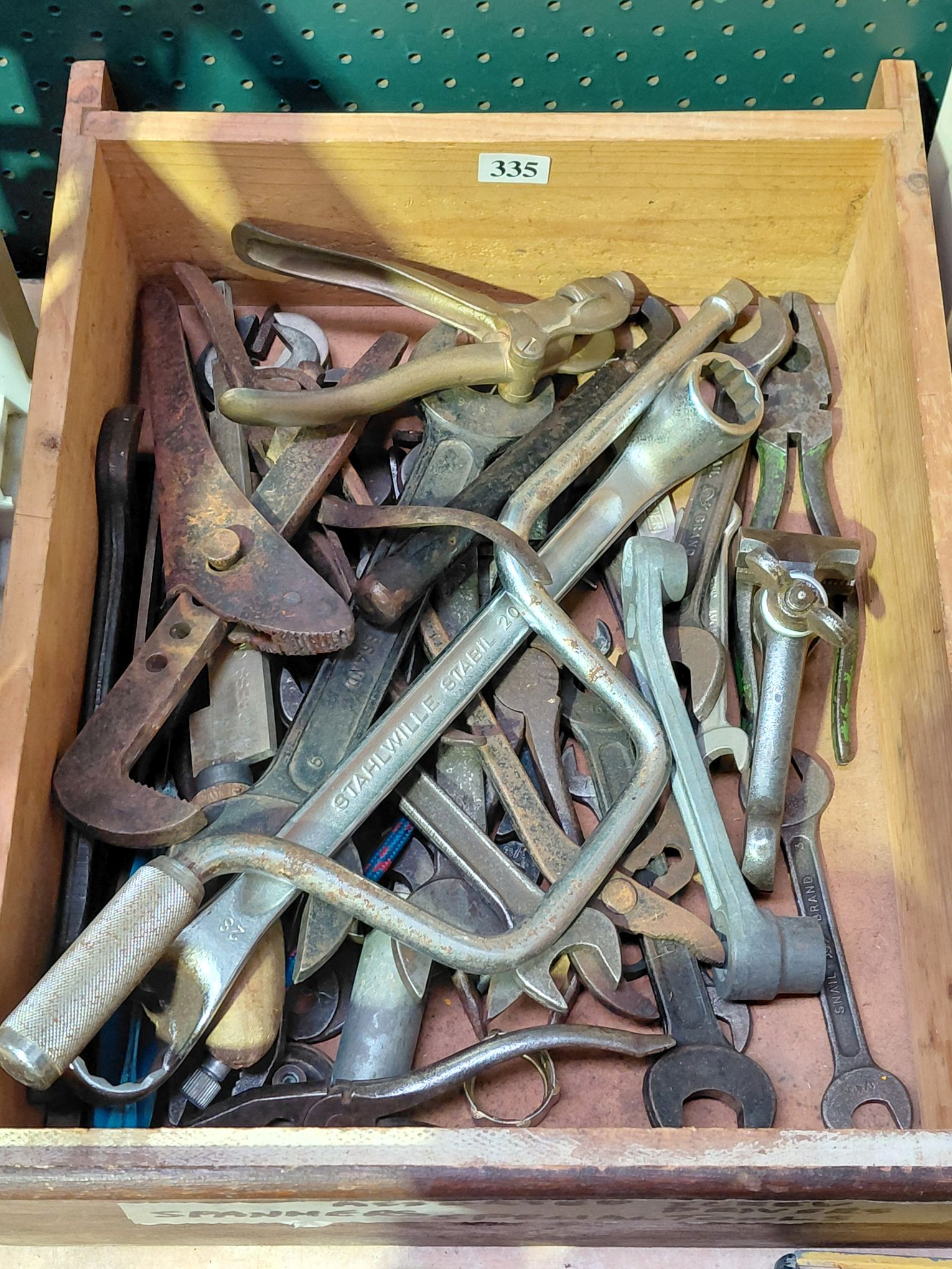 335 · HAND TOOLS