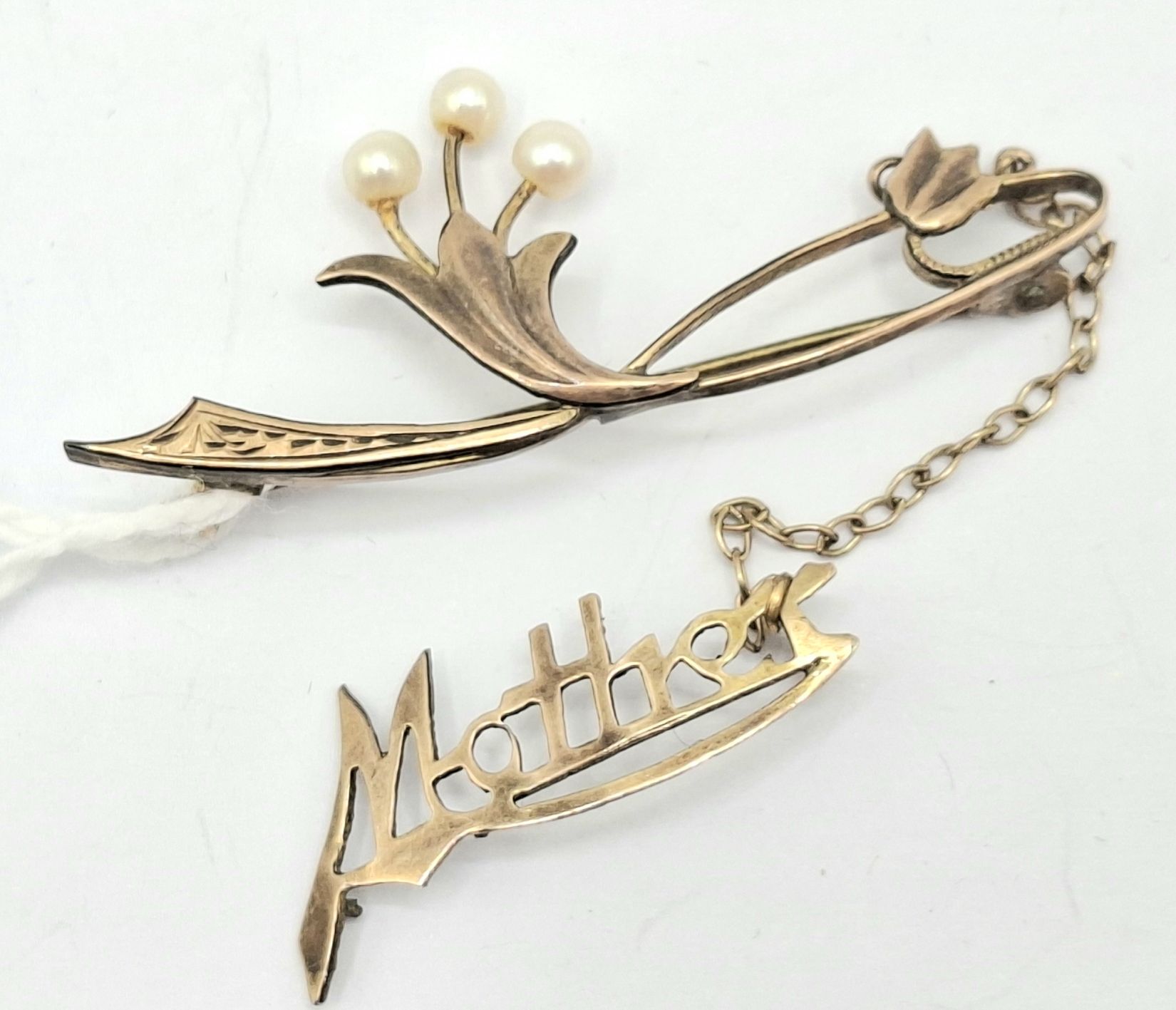 1059 · 9CT GOLD BROOCH