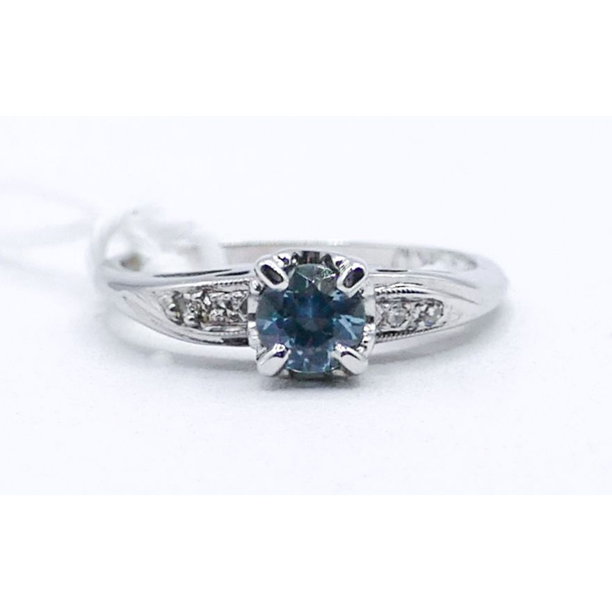 Ladies 14k Aquamarine & Diamond Ring Size 6 - 2.3 Grams