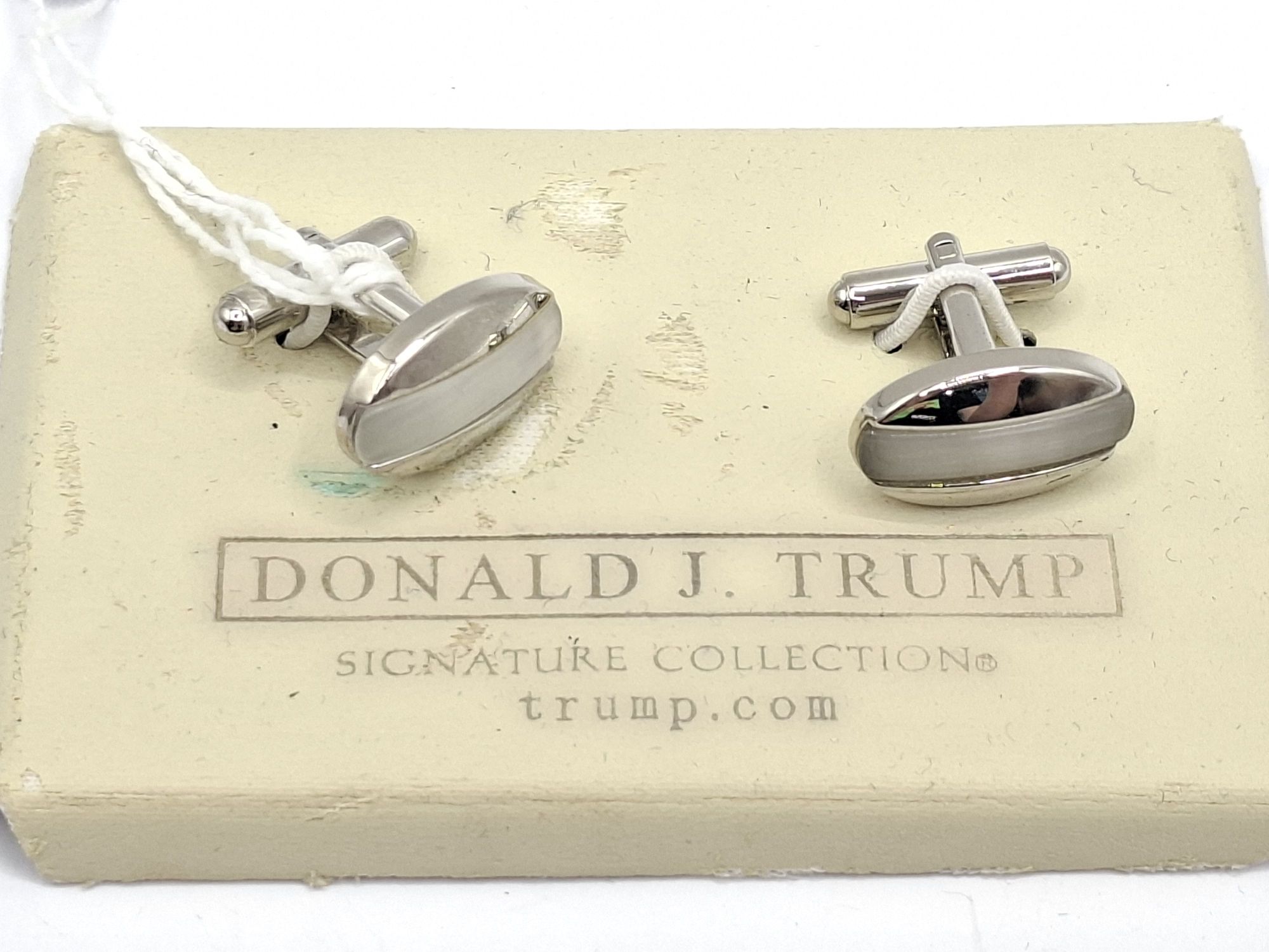 1025 · DONALD TRUMP CUFFLINKS