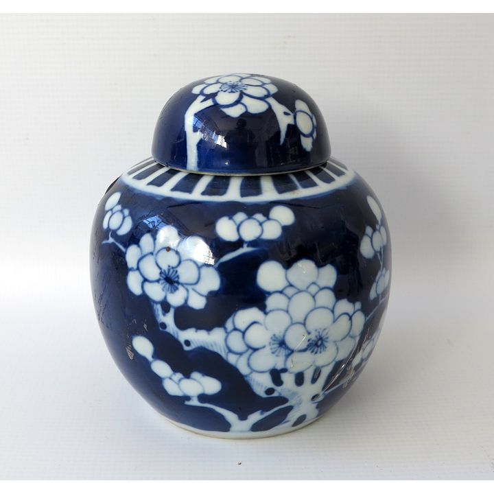 CHINESE PORCELAIN GINGER JAR