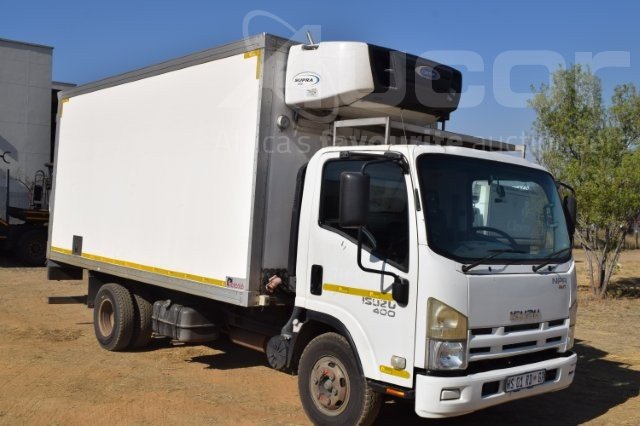 2018 Isuzu NPR400 Refridgerated Truck 4x2 A/T F/C C/C