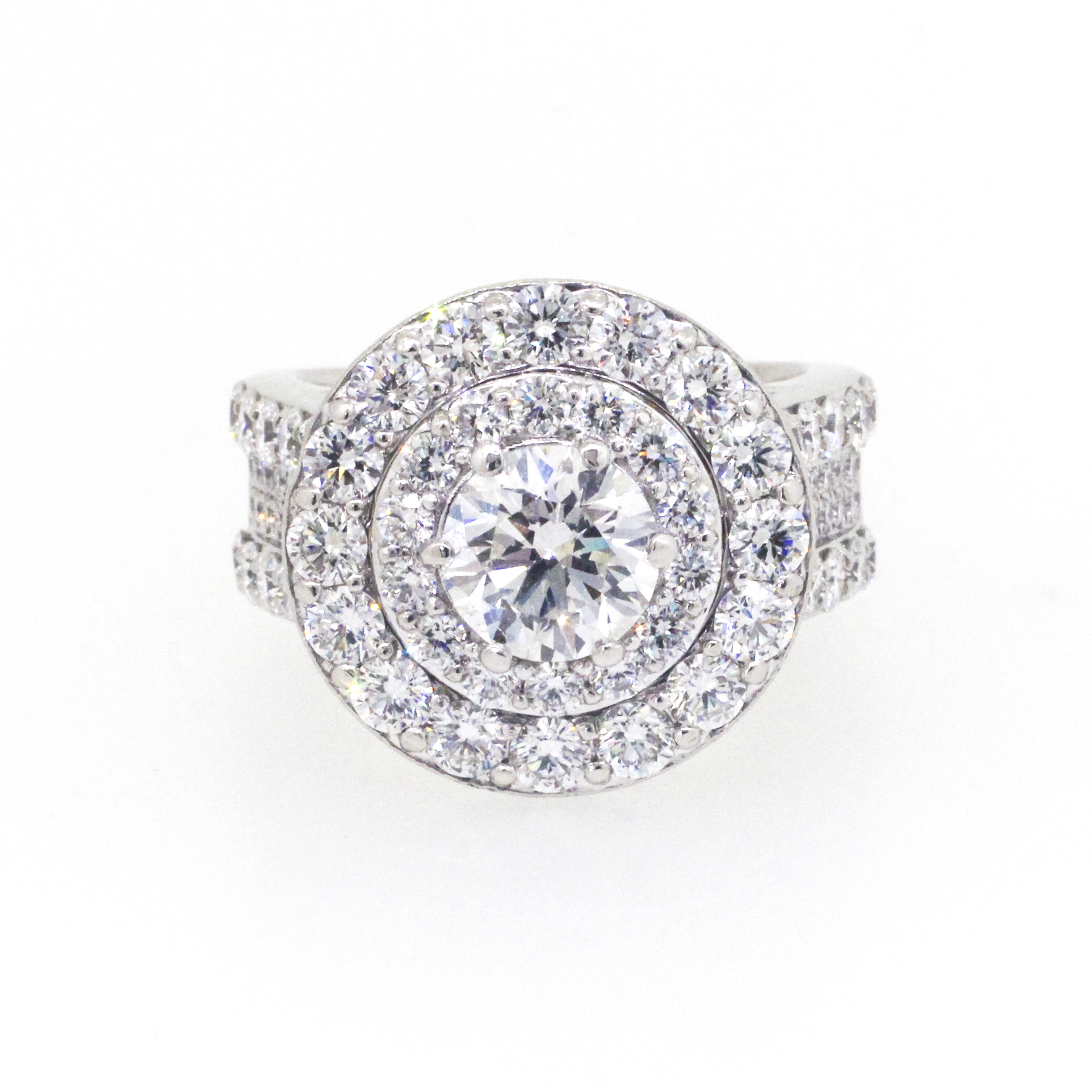 462. · 7.47ct Diamond Ring with a Certified  Diamond