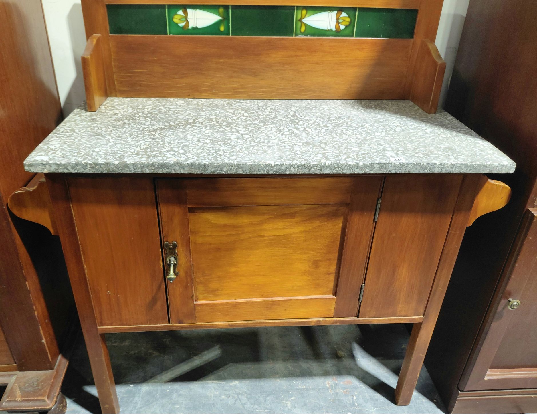 225 · WASHSTAND