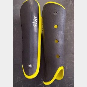 Star Hockey Shin Guard Contoured - Black / Yellow - M -51726/259 Bar 0786071659872Y B3 (S6)