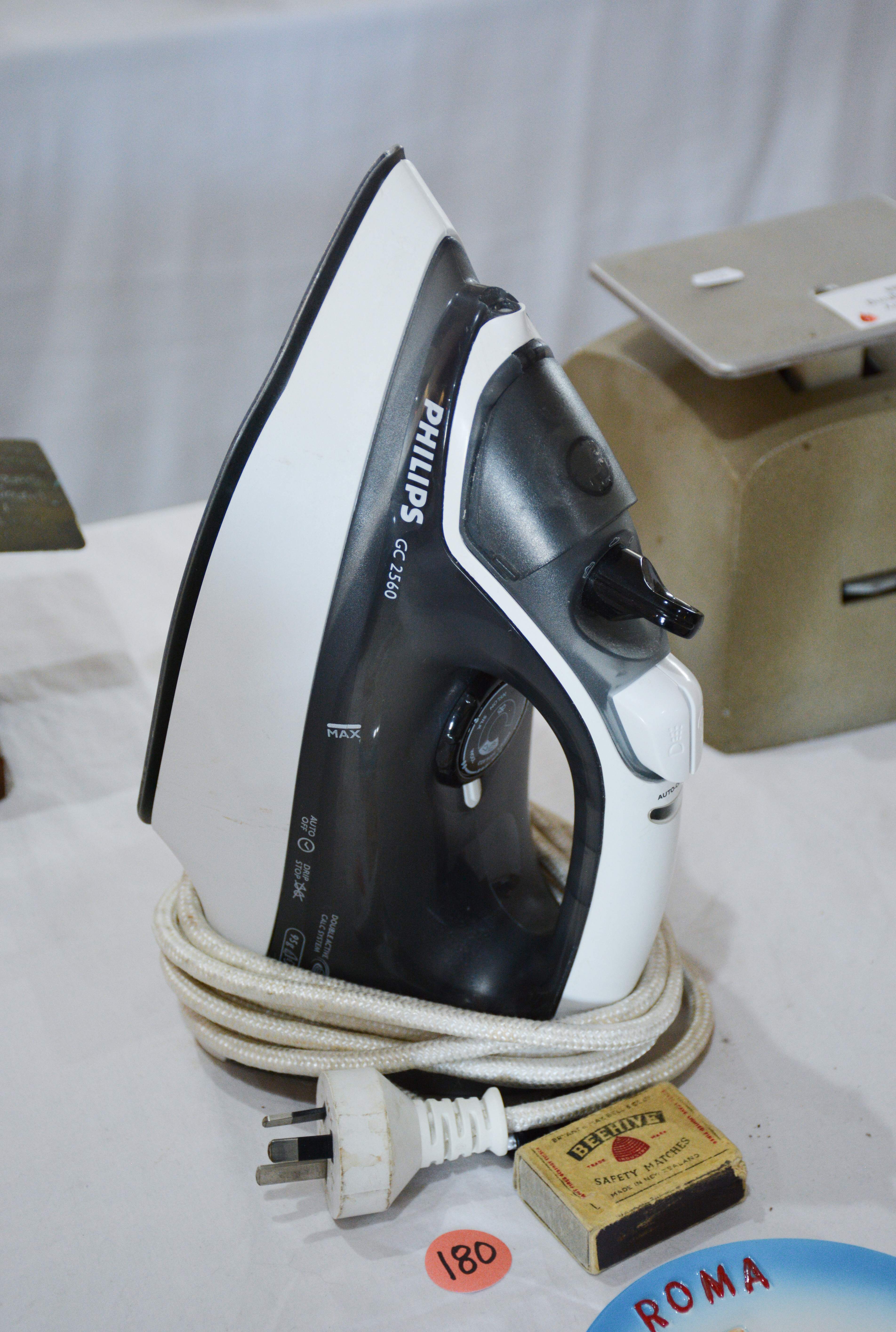 Philips GC2560 - Iron — NZ auction result