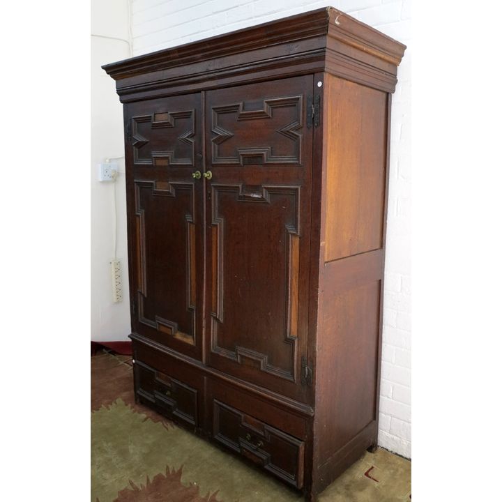 19TH CENTURY OAK CUPBOARD