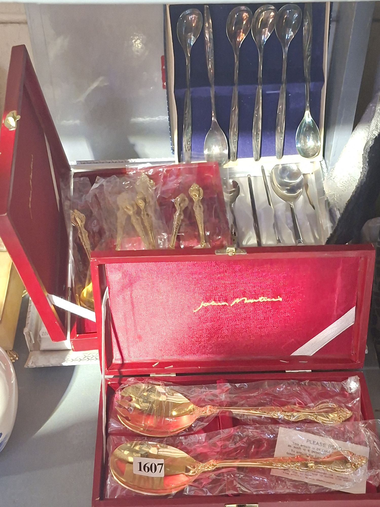 KOREAN AND ENGLISH CUTLERY