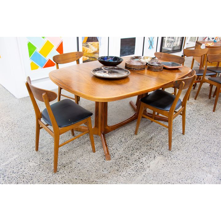 Scandinavian Rosewood extendable dining table