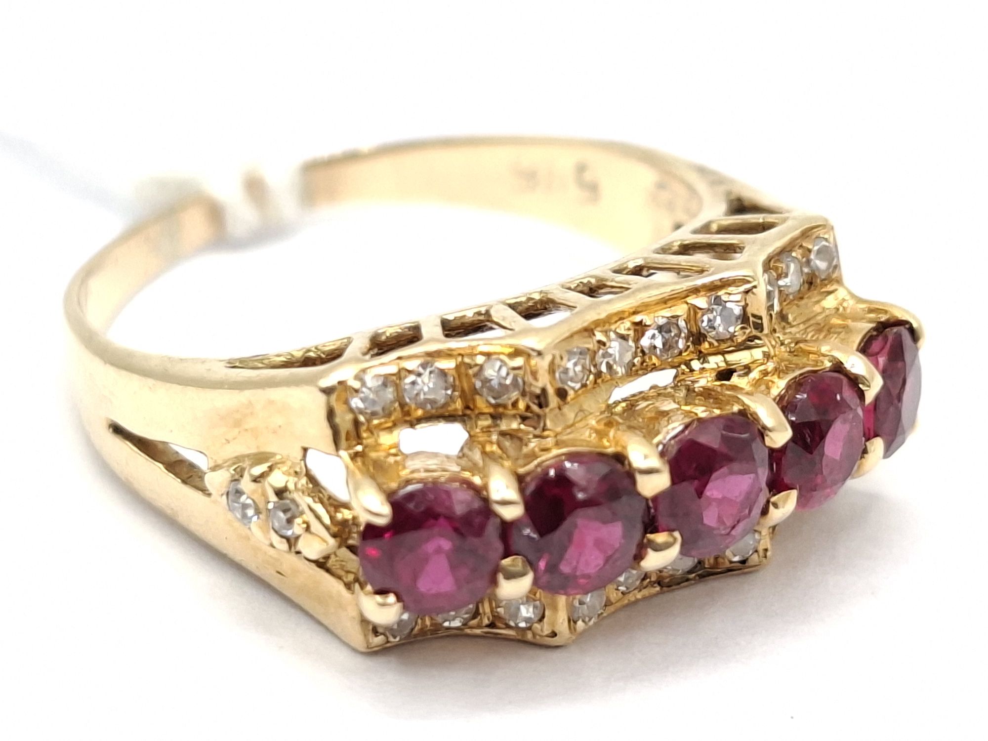 14ct Gold Ruby And Diamond Ring