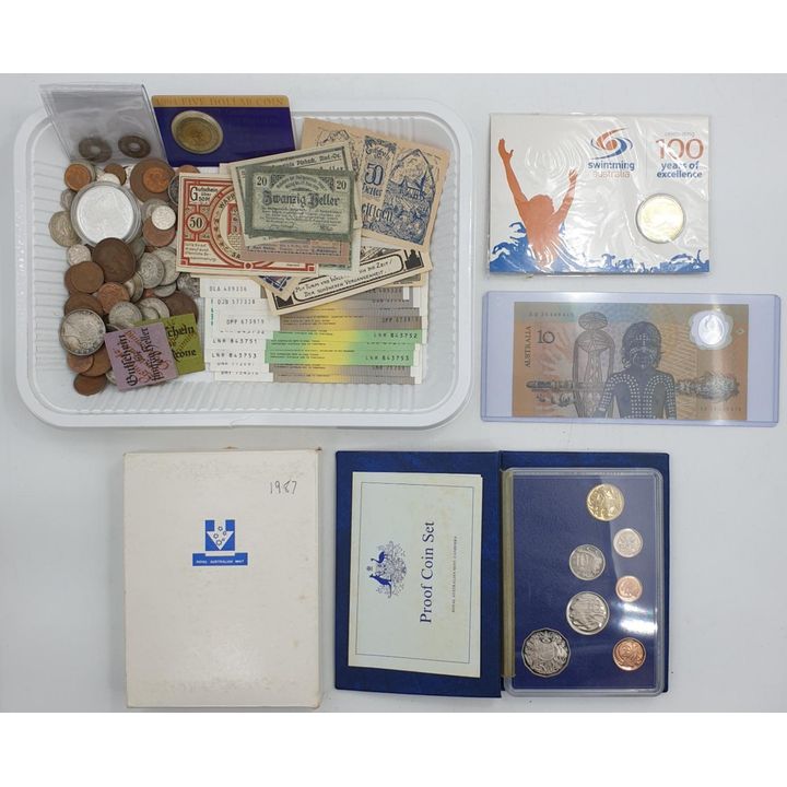 Coins & Banknotes
