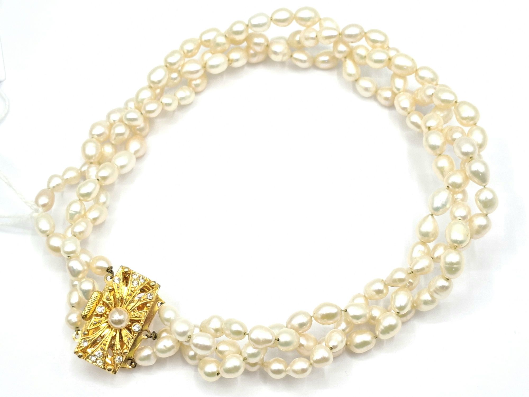 1138 · PEARL NECKLACE