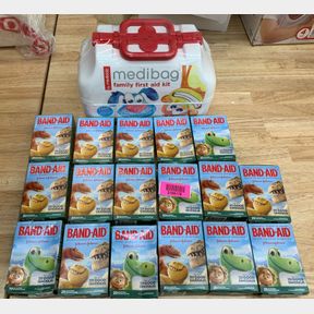 MEDIBAD KIDS FIRST AID KIT & 17X JOHNSON'S BANDAIDS THE GOOD DINOSAUR