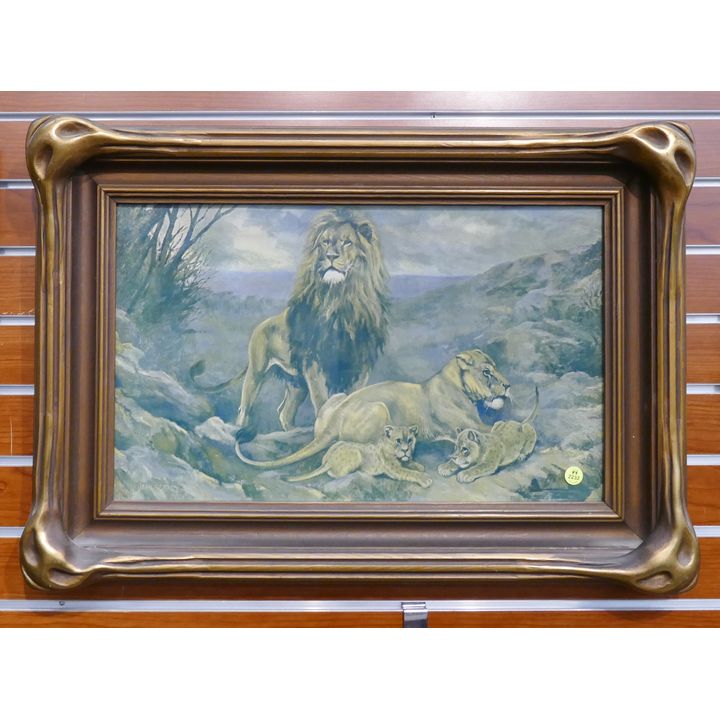 Antique Lion Print in Piecrust Frame- 19x27'' (fits 13x21'')