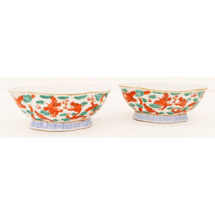 Pair Chinese Qing Quatrefoil Dragon Bowls 3''x8.25''