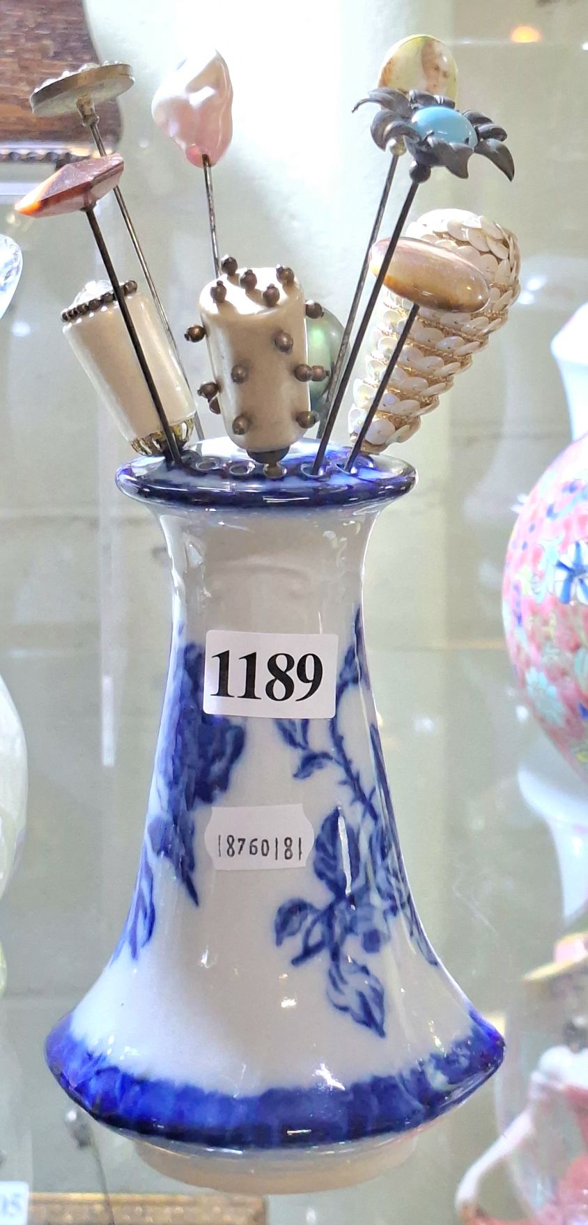1189 · VINTAGE LADIES HAT PINS AND HOLDER