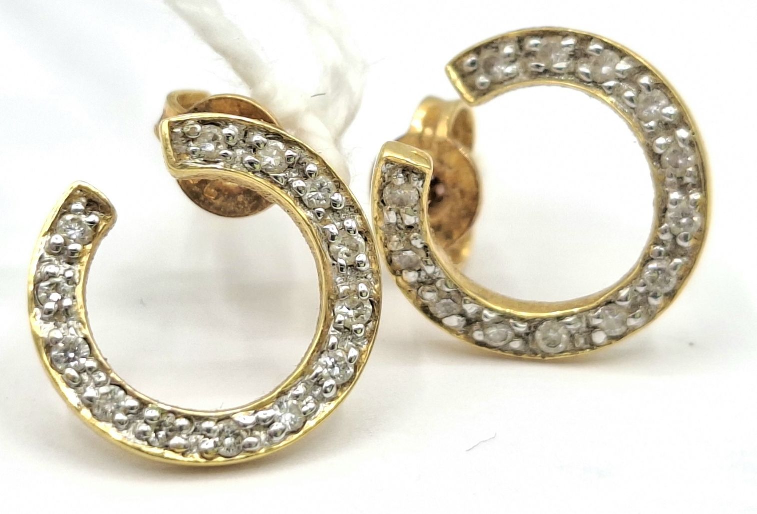 1096 · 18CT GOLD DIAMOND EARRINGS