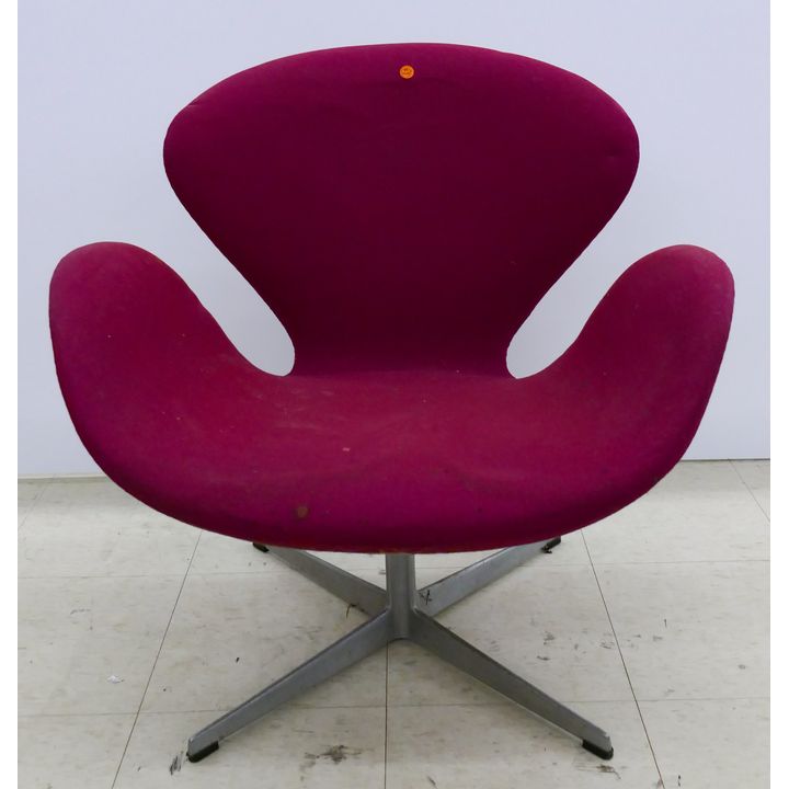 Arne Jacobsen for Fritz Hansen ''Swan'' Chair 30''x30''x26''