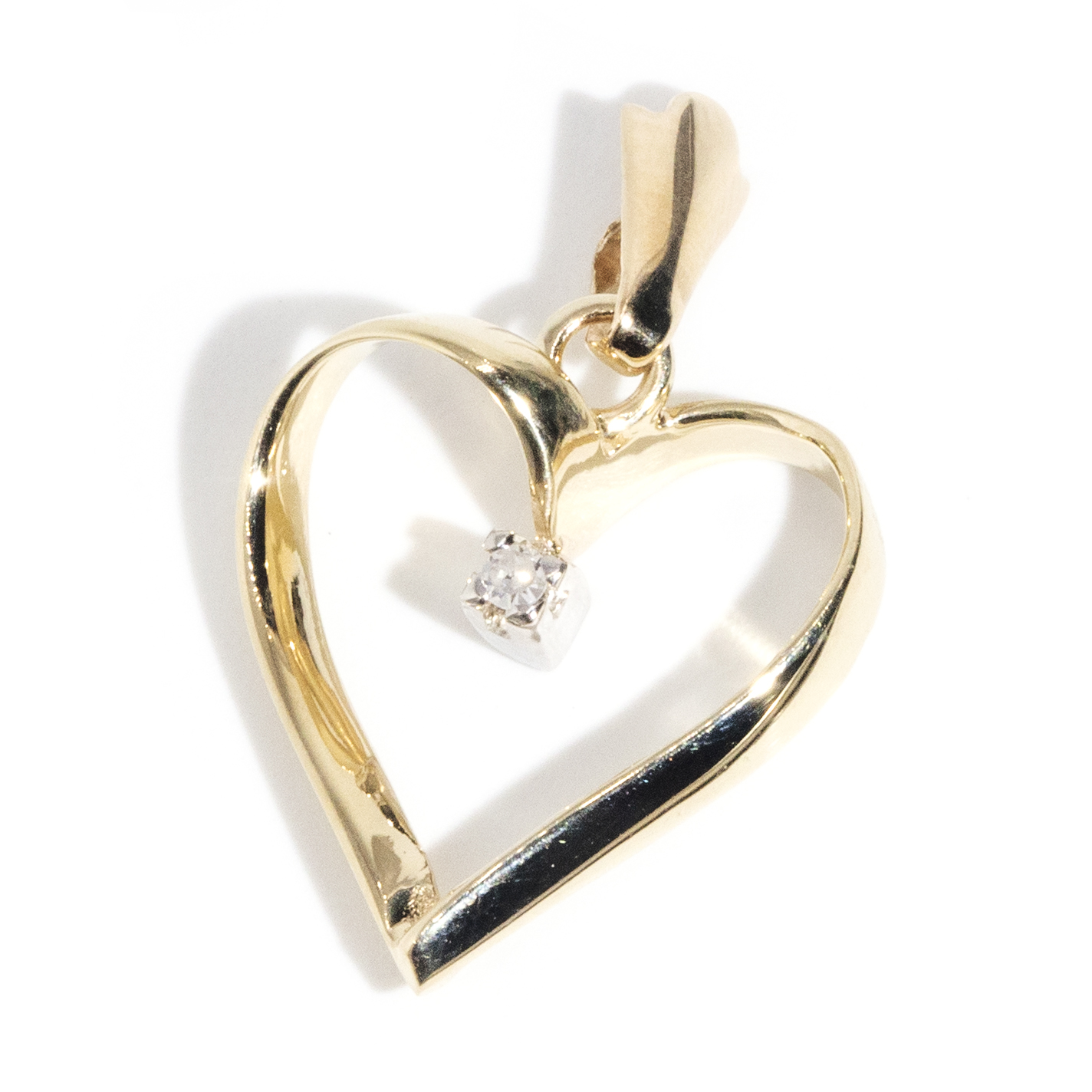 9 Carat Diamond Heart Pendant,
