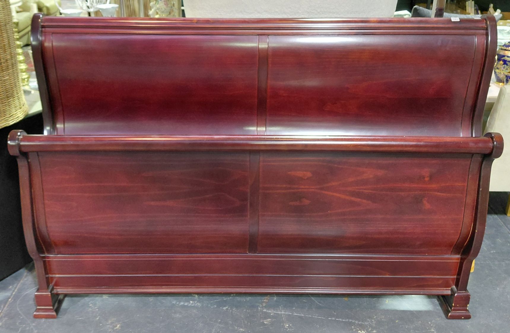 342 · QUEEN SIZE SLEIGH BED