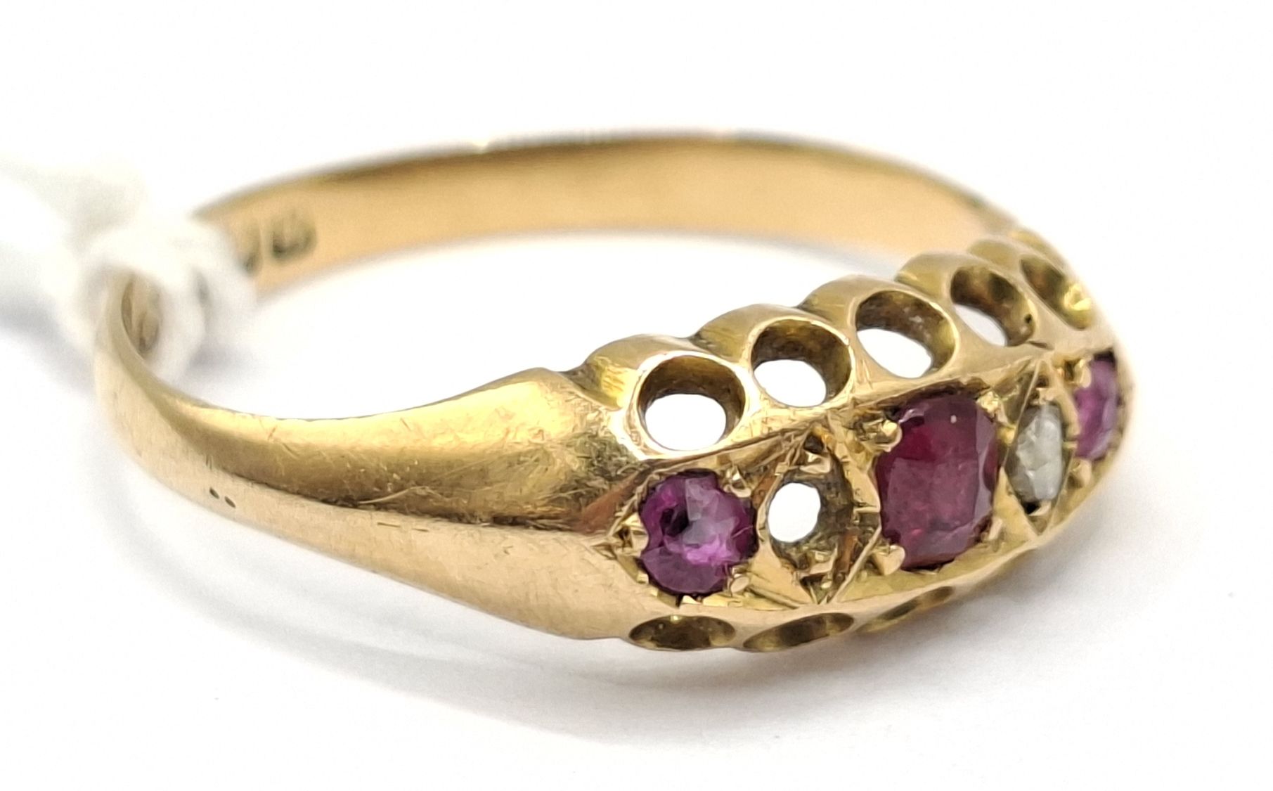 18ct Gold Ruby Ring