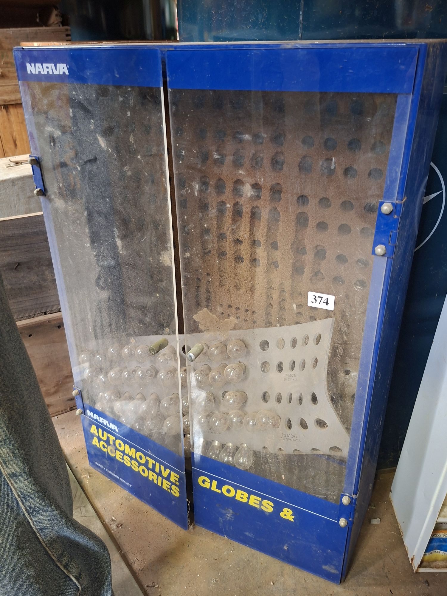 NARVA GLOBES DISPLAY