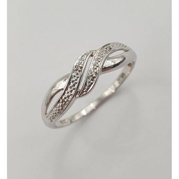9ct W/G Dress Ring