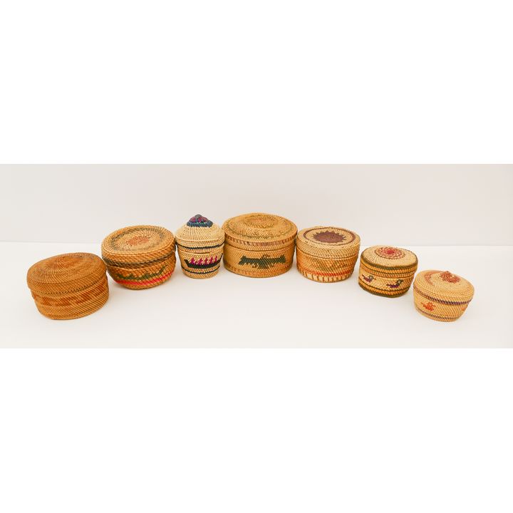 Box 5pc Vintage Makah Indian Trinket Baskets- 2'' to 4'' in diameter