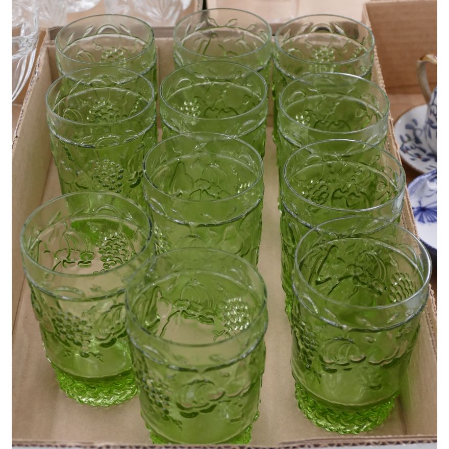 Box 11pc Vintage Green Grape Glasses