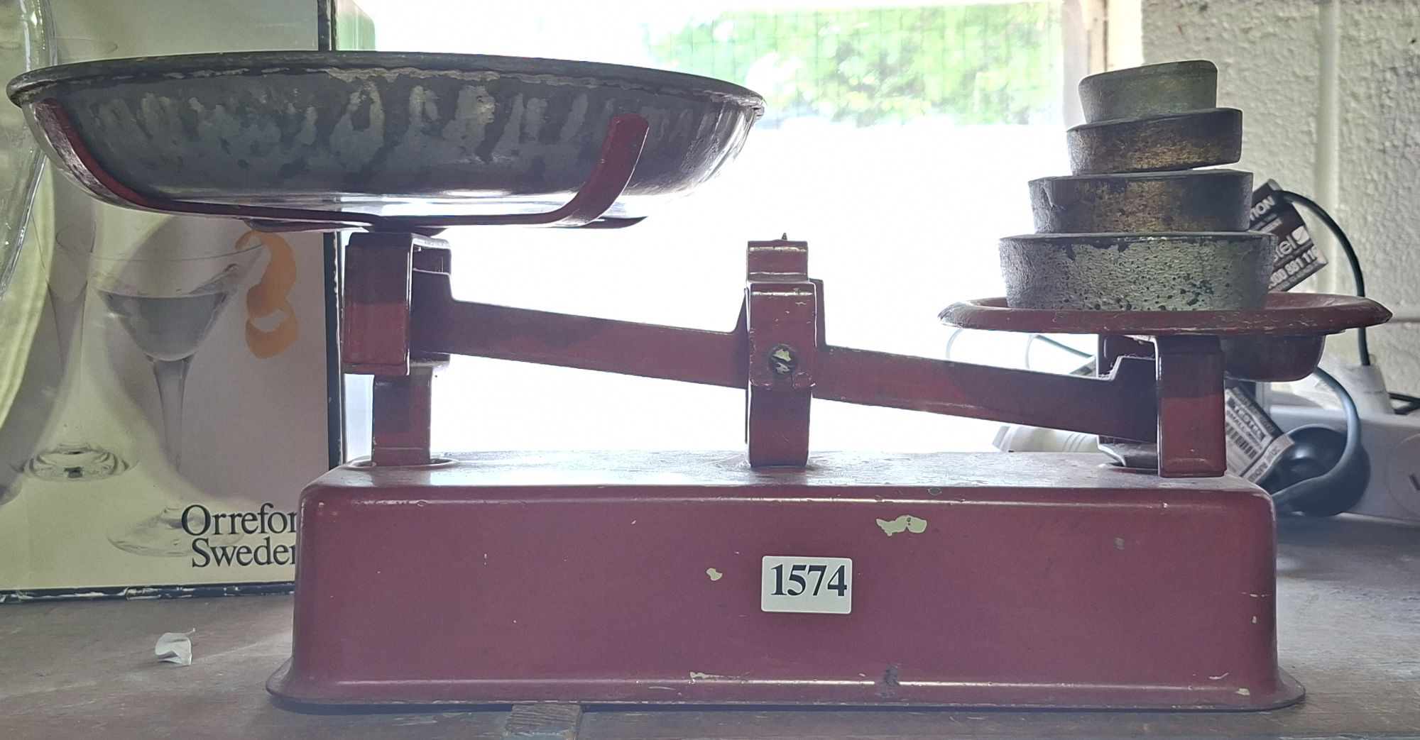 SCALE AND WEIGHTS SET