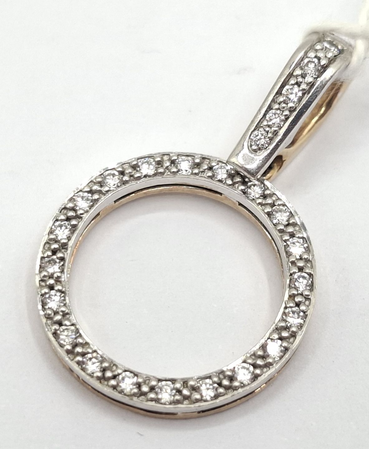 358 · 9CT DIAMOND CIRCLE PENDANT