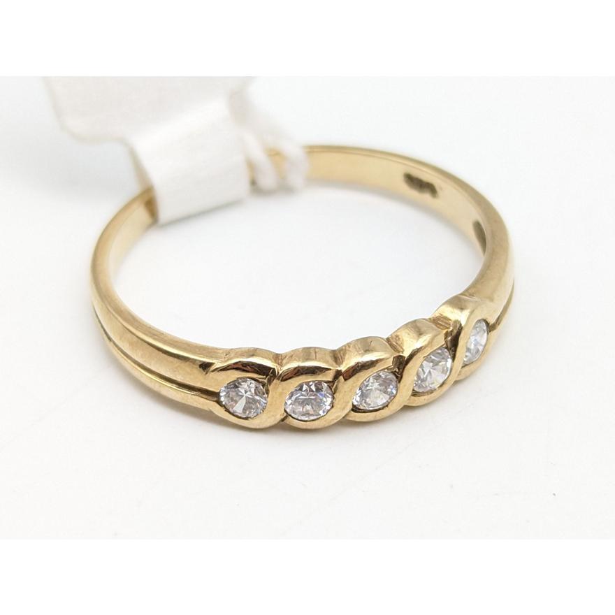 9CT DESIGNER ROW RING | Small and Whitfield