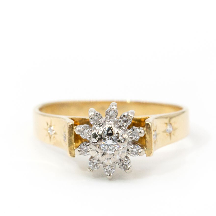 Diamond Cluster 18ct Gold Ring