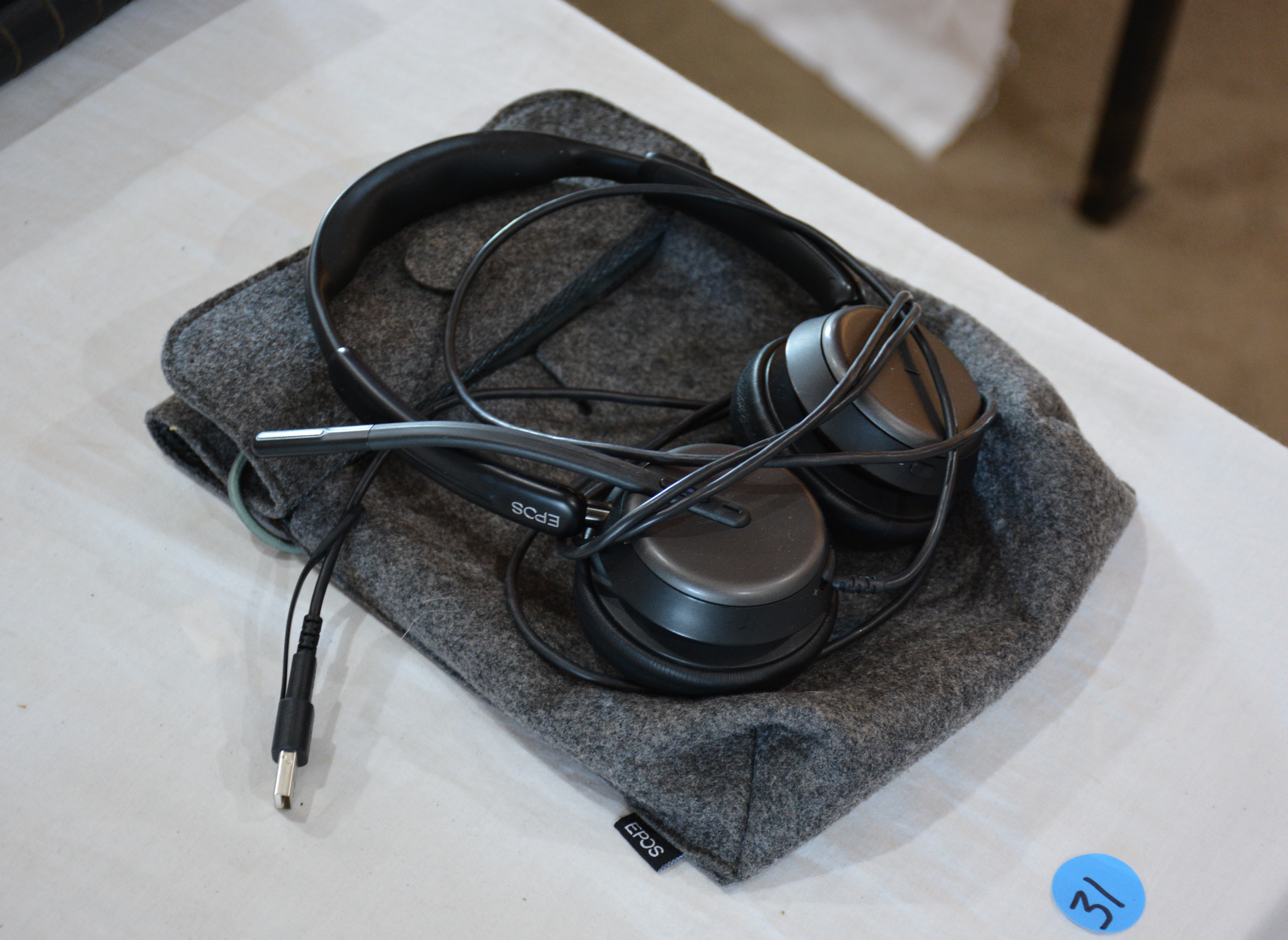ECPS Headset and Case — NZ auction result