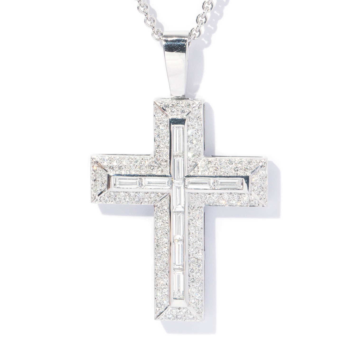 126 · 2.21 Carat Diamond Cross Pendant in 18ct Gold