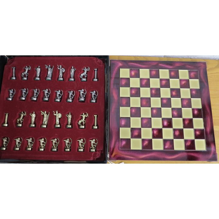 BOXED MANAPOULOS CHEST BOARD AND PIECES