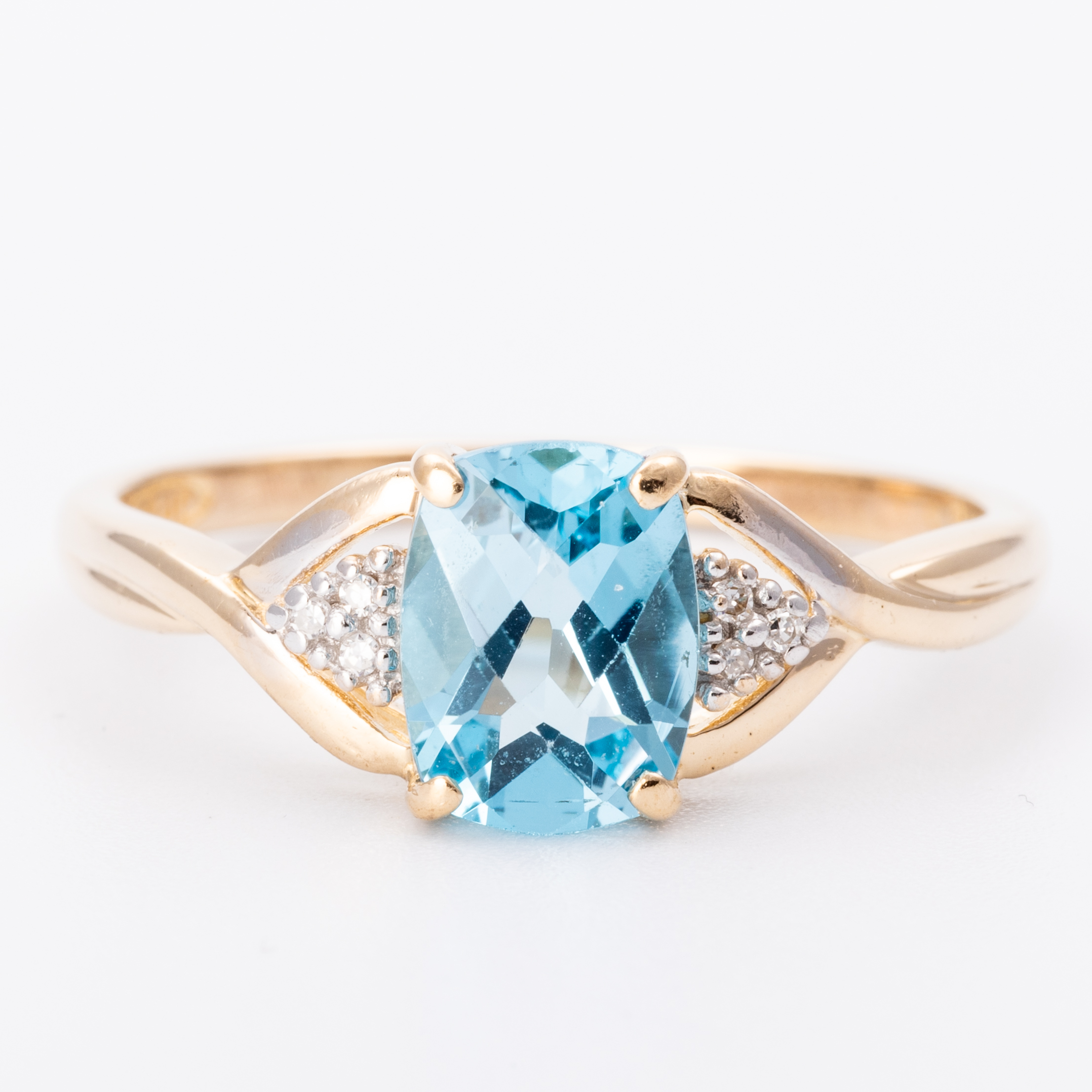303 · Topaz & Diamond 9ct Gold Ring