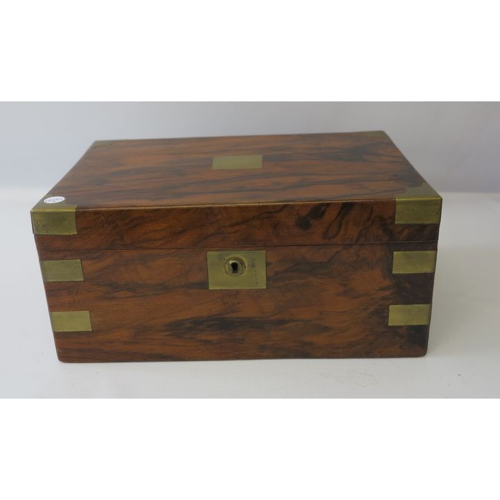 VICTORIAN WALNUT WRITING BOX