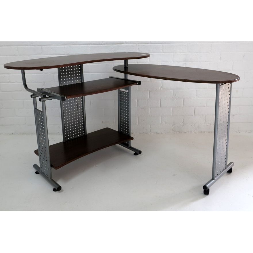 COMPUTER DESK
