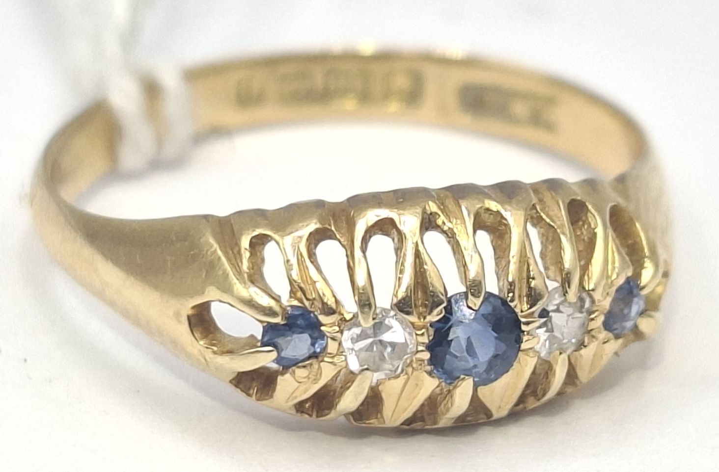 18ct Gold Diamond Sapphire Ring